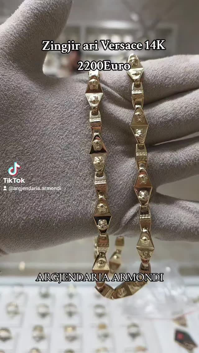 Zinxhir ari 14 karat model Versace – Argjendaria Armondi