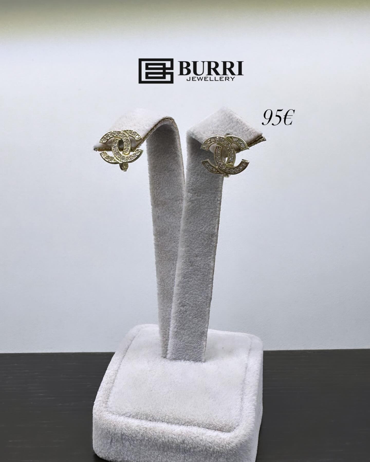 Vathë ari 14 karat të rrumbullakëta me gurë – ARGJENDARIA BURRI (3)