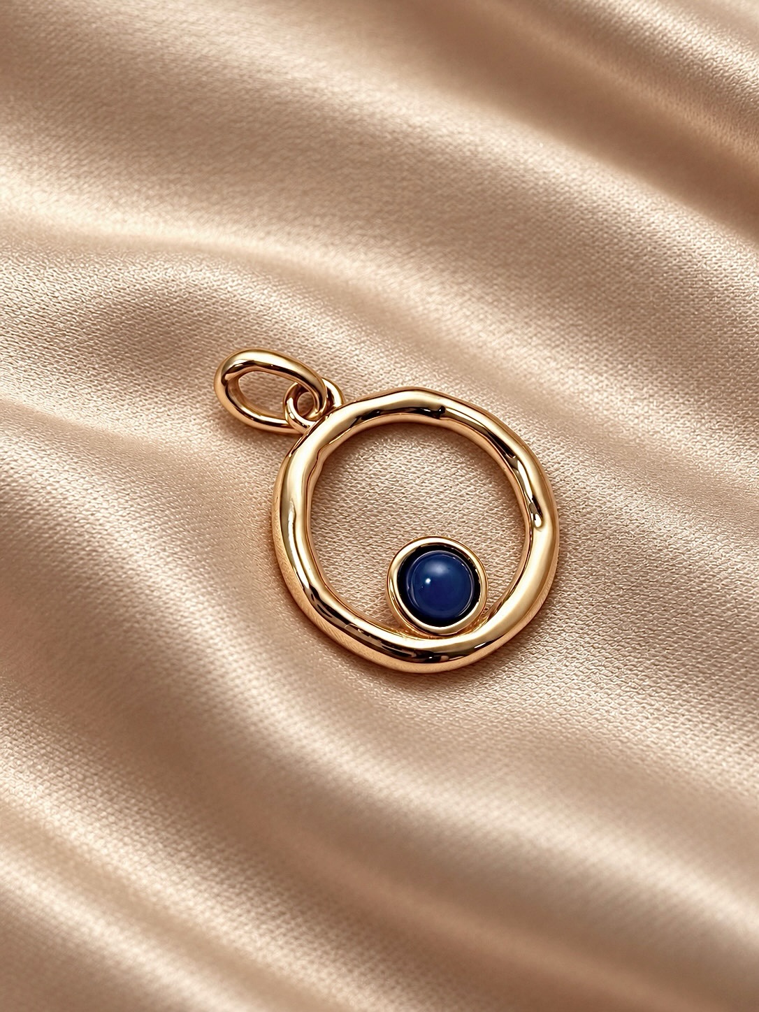 Unazë ari rrethore me gur blu – Ariana Nila | Designer (2)