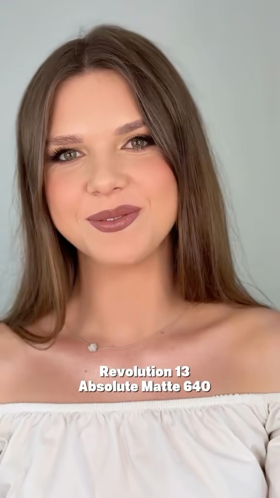 Buzëkuq Revolution 13 dhe Absolute Matte 640 – Aura Cosmetics Kosovë