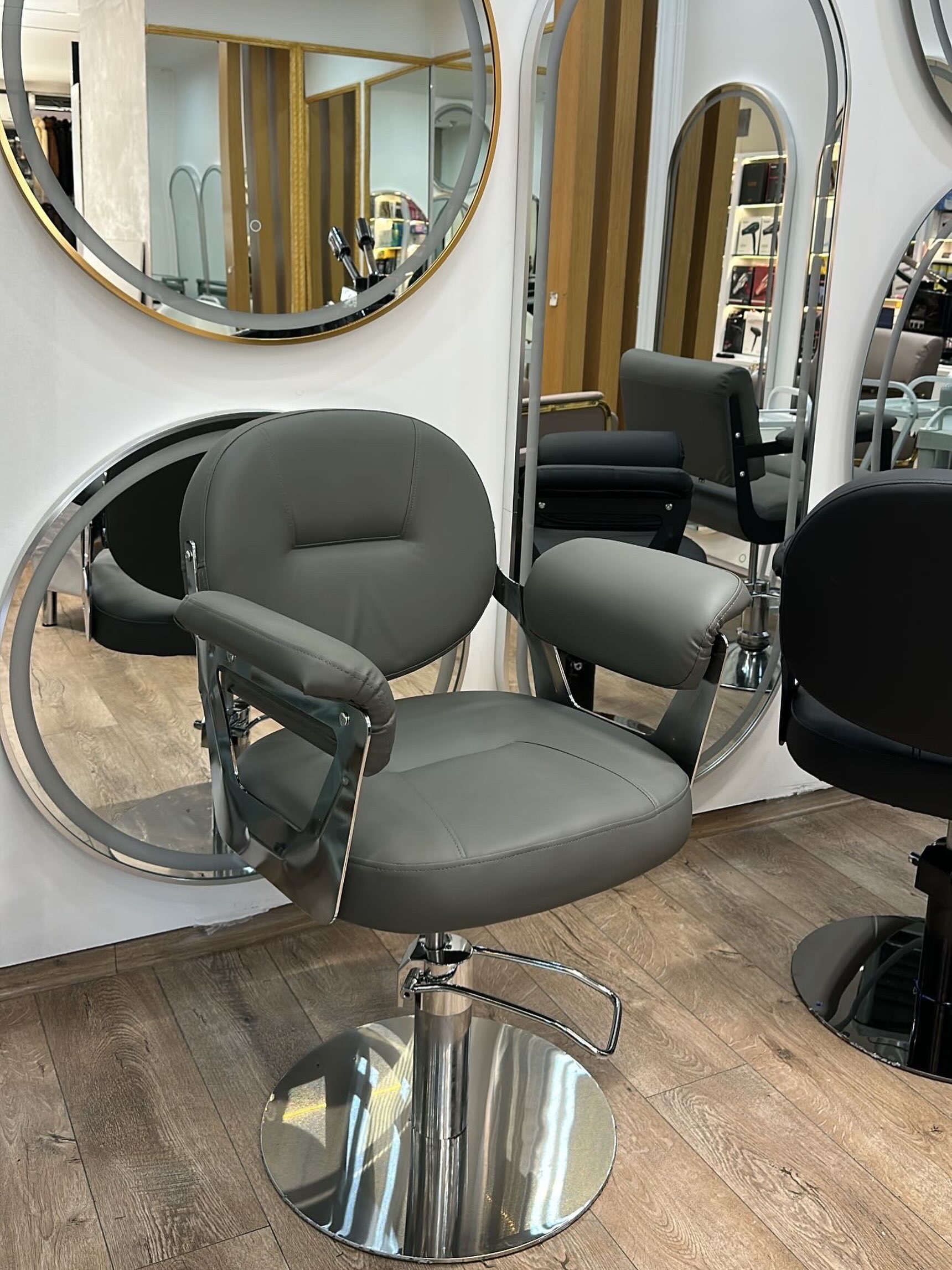 Karrige profesionale për sallone – Aurona Hair Shop