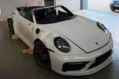 Porsche 911 Carrera S Cabrio 2020 për pjesë