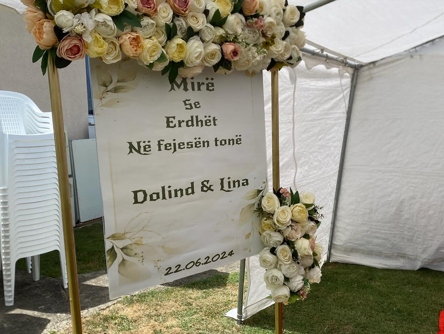 Dekor tavoline me hark lulesh nën tendë – AV Dekor Ferizaj (3)