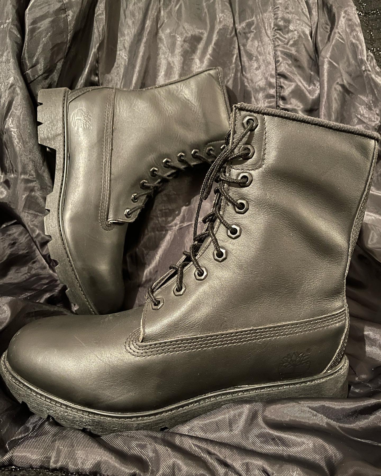 Çizme Timberland të zeza me lidhëse – Baki Shoes 👟
