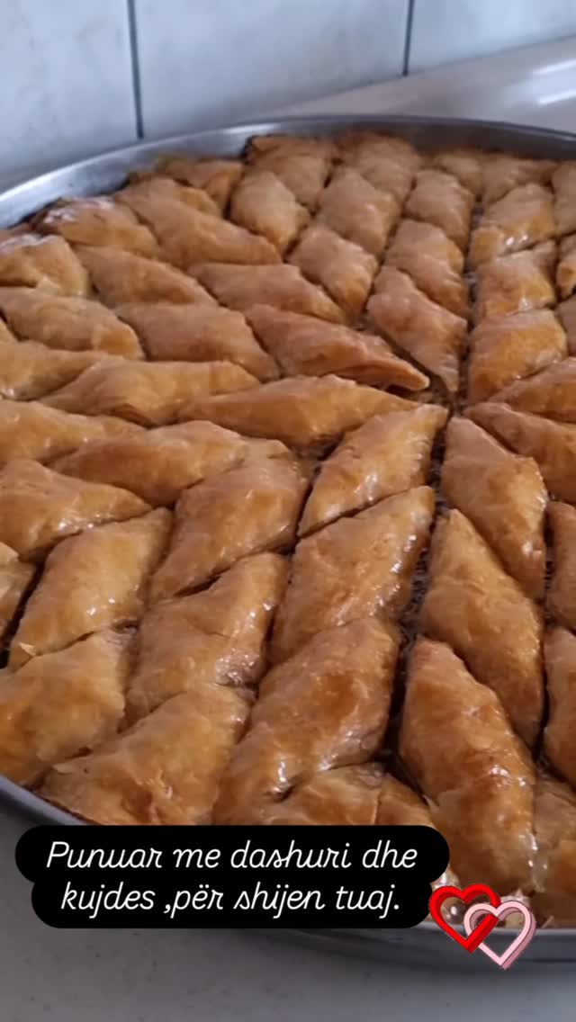 Bakllava klasike në tepsi të rrumbullakët – Bakllava Tradicionale