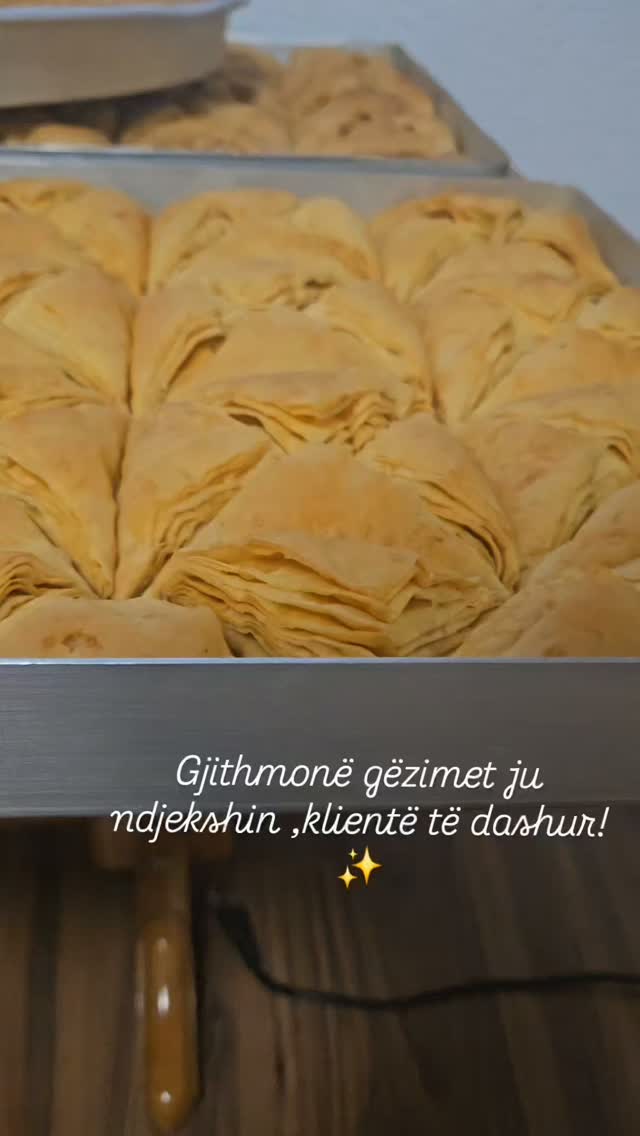 Bakllava tradicionale shtëpie në tepsi – Bakllava Tradicionale
