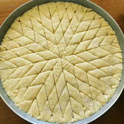 Bakllava e papjekur në tepsi të rrumbullakët