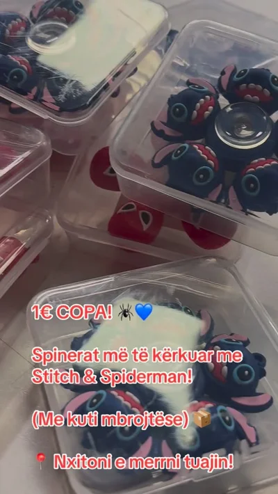 Spinera Stitch dhe Spiderman në kuti