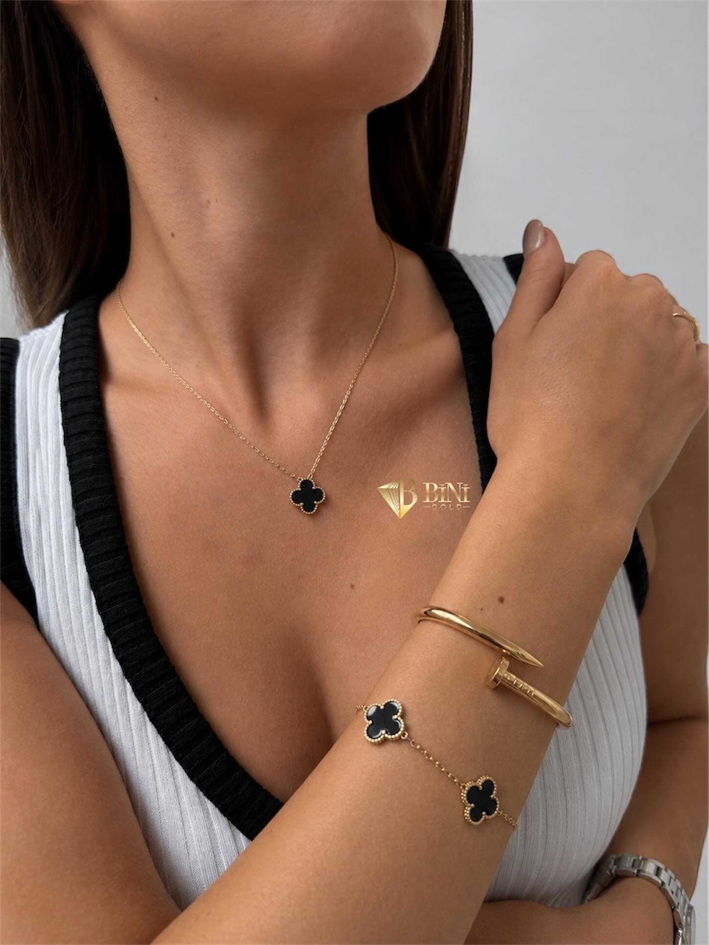 Set ari me motiv tërfili të zi – Binni Gold