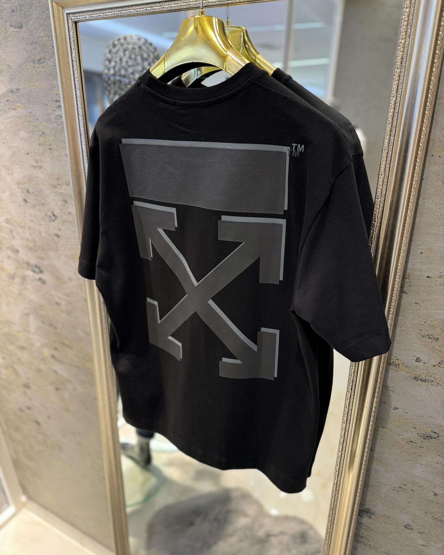 Maicë Off-White e zezë – BLACK STORE (2)
