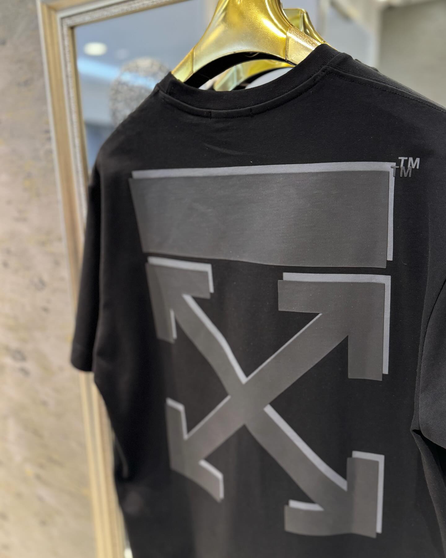 Maicë Off-White e zezë – BLACK STORE (3)