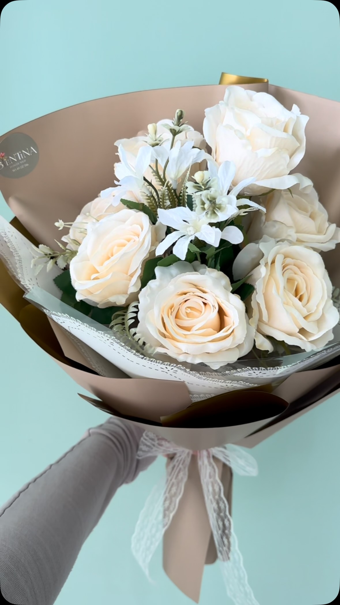 Buqetë me trëndafila ngjyrë krem – Blentina🌷