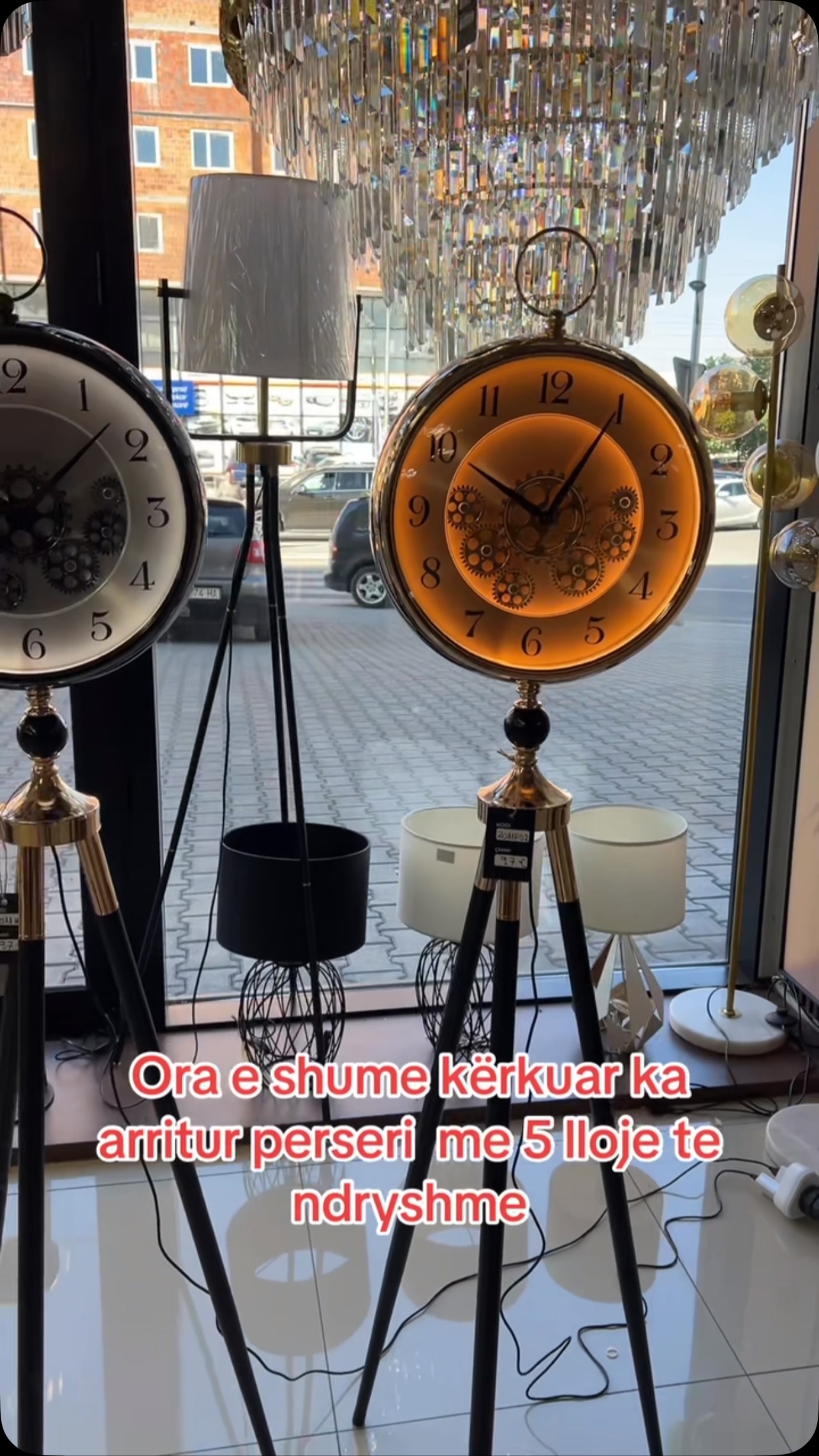 Orë dekorative në këmbë me llambë – BS Lighting