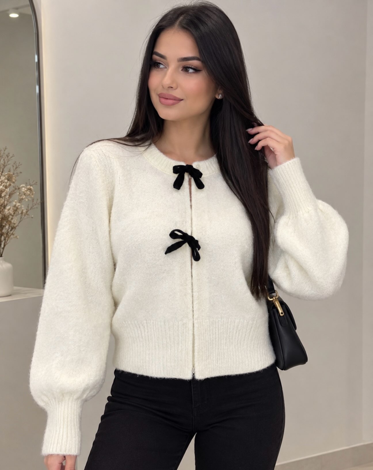 Kardigan i bardhë me fjongo të zeza – Central Center