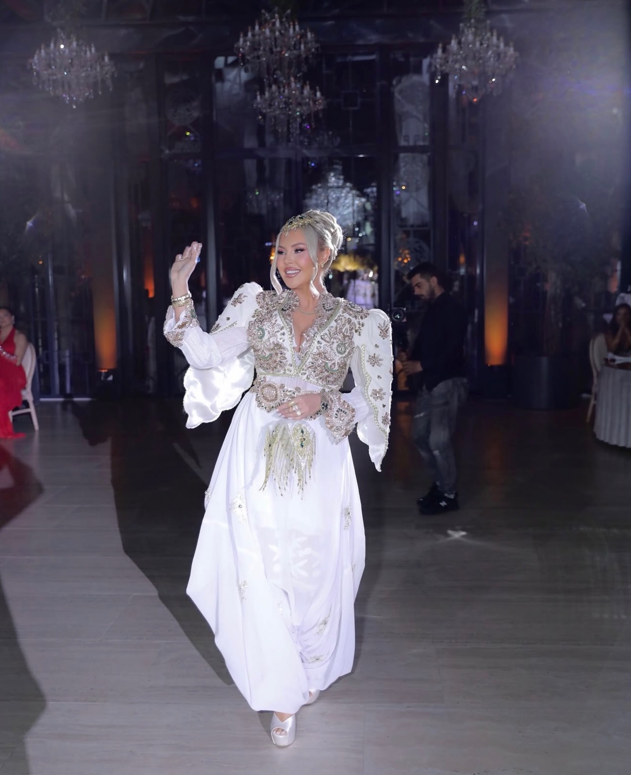 Veshje tradicionale nusërie e bardhë me dimi – Butiku Flaka (2)