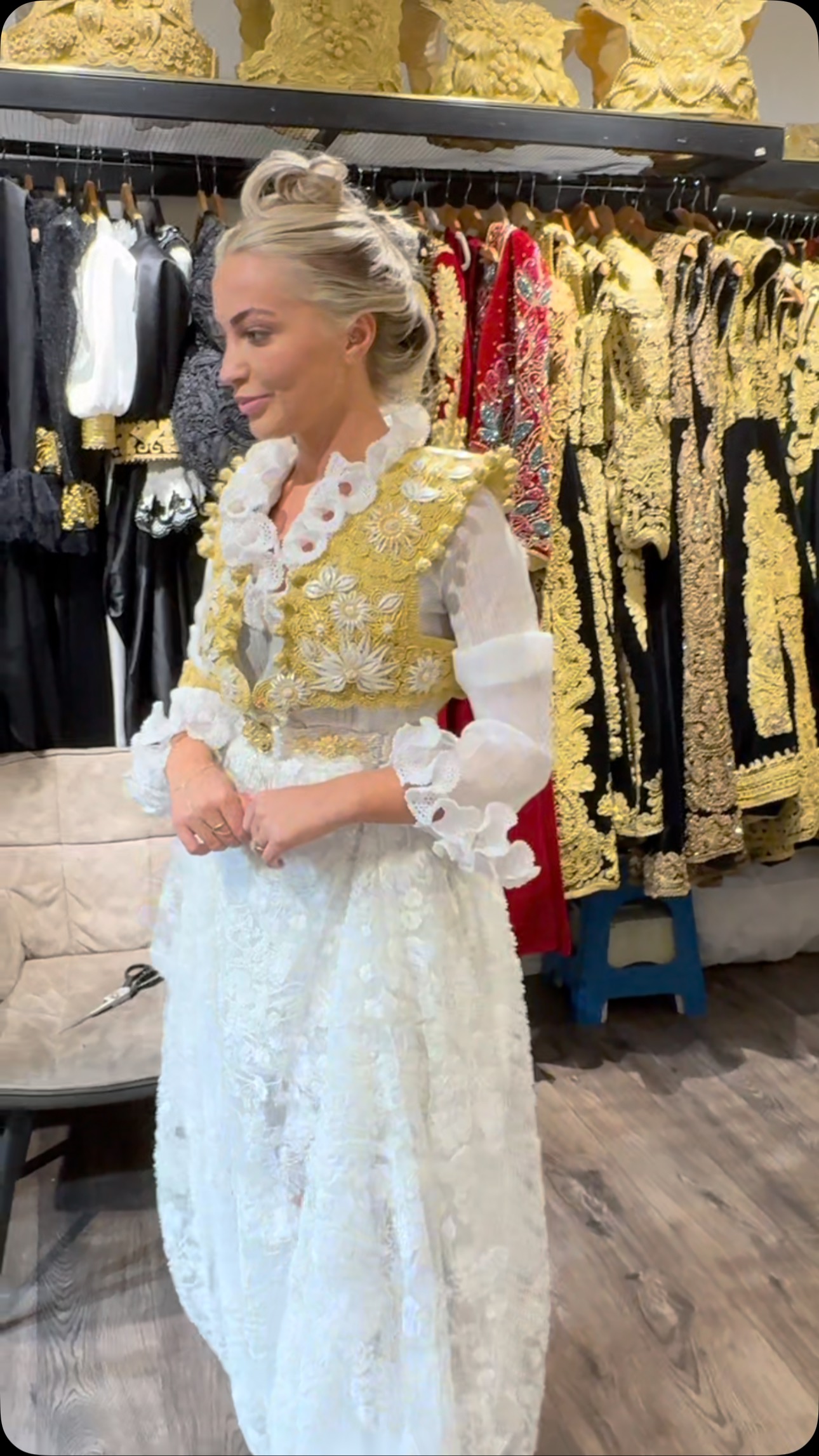 Veshje dimi tradicionale me jelek ari – LAURA TRADITIONAL