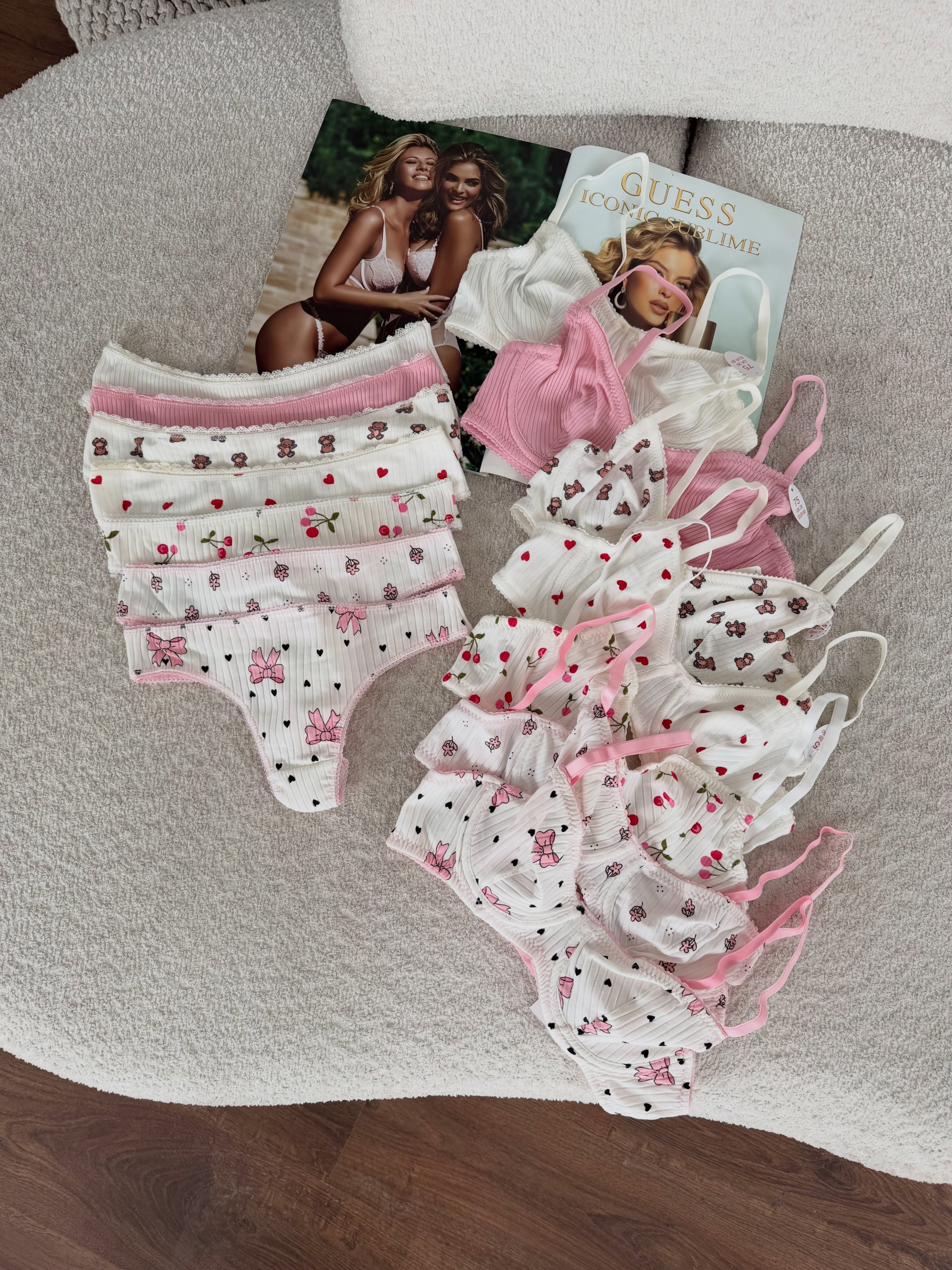 Set të brendshme femrash me zemra – butikulettifashion