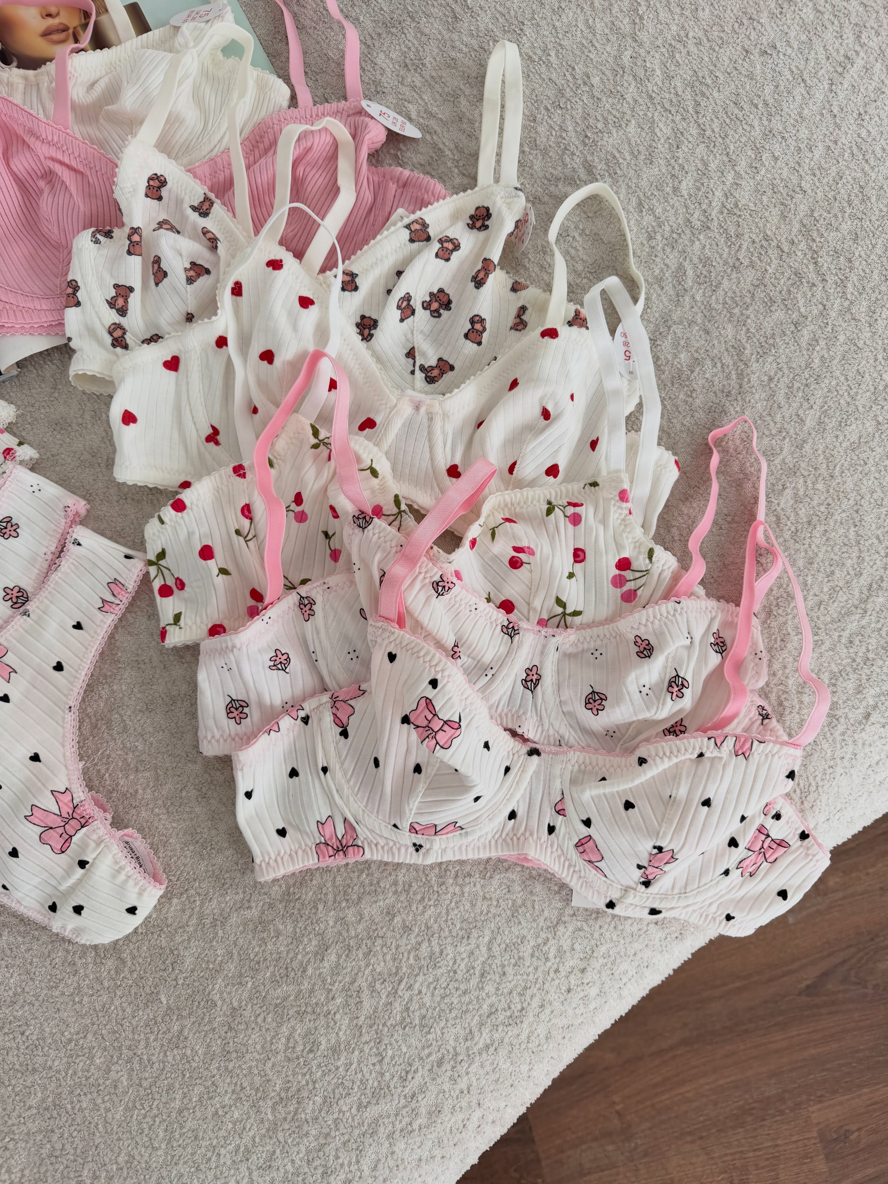 Set të brendshme femrash me zemra – butikulettifashion (4)