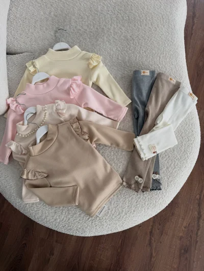 Bluza për vajza me rrudha në ngjyra pastel