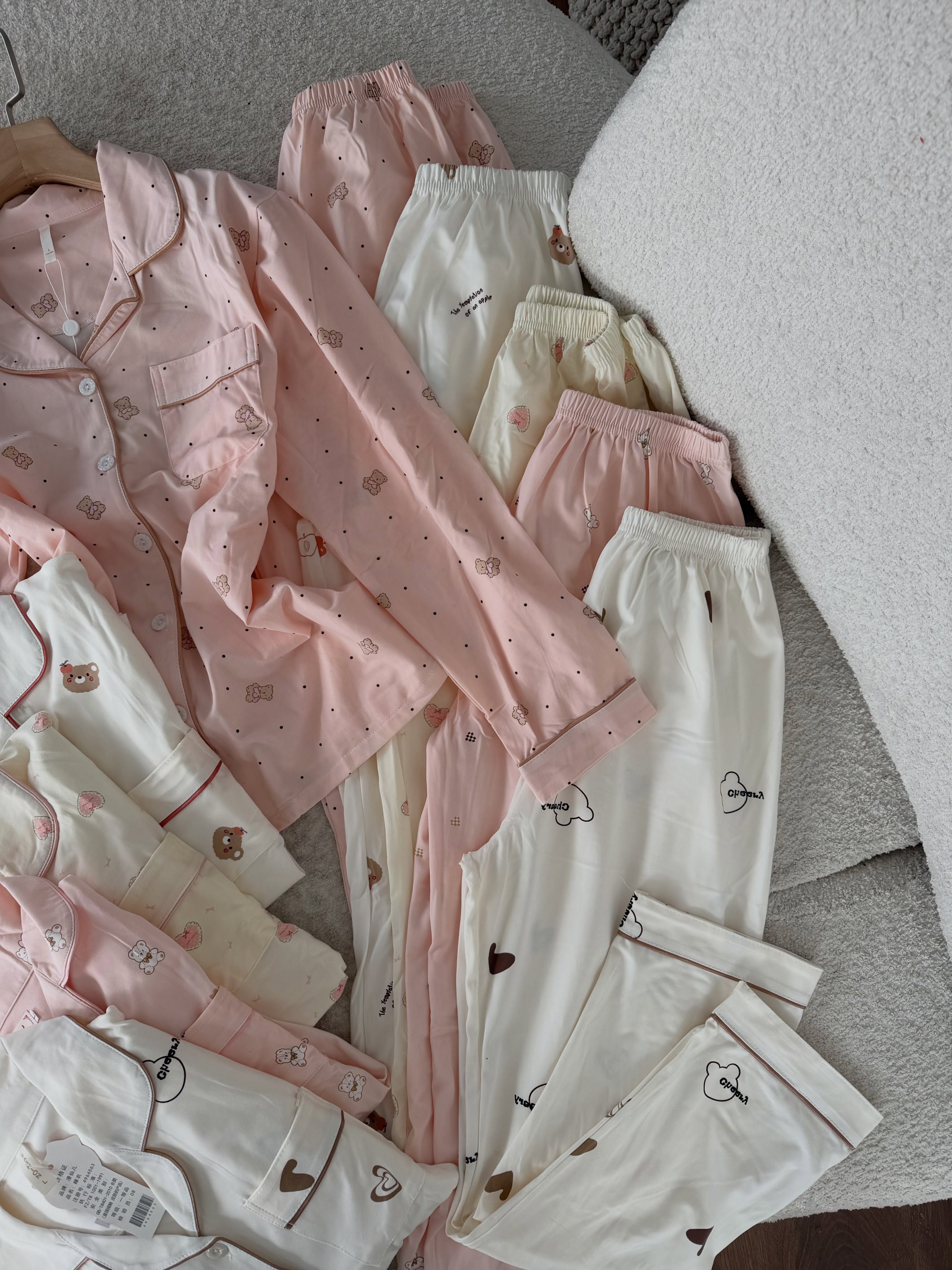 Pizhama femrash rozë dhe krem – butikulettifashion (4)