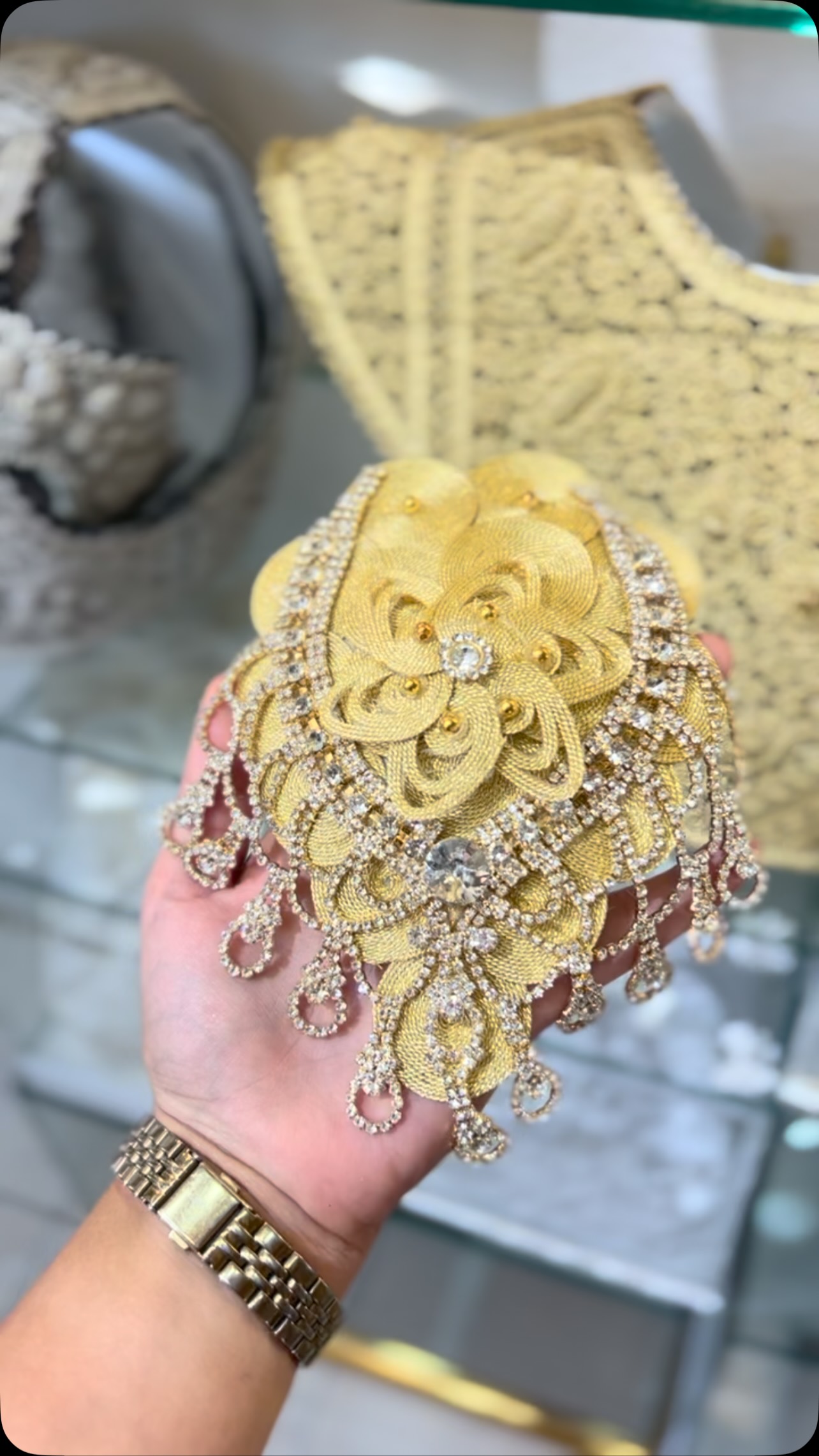 Tasfes tradicional i qëndisur me gurë – " BOUTIQUE SARA "