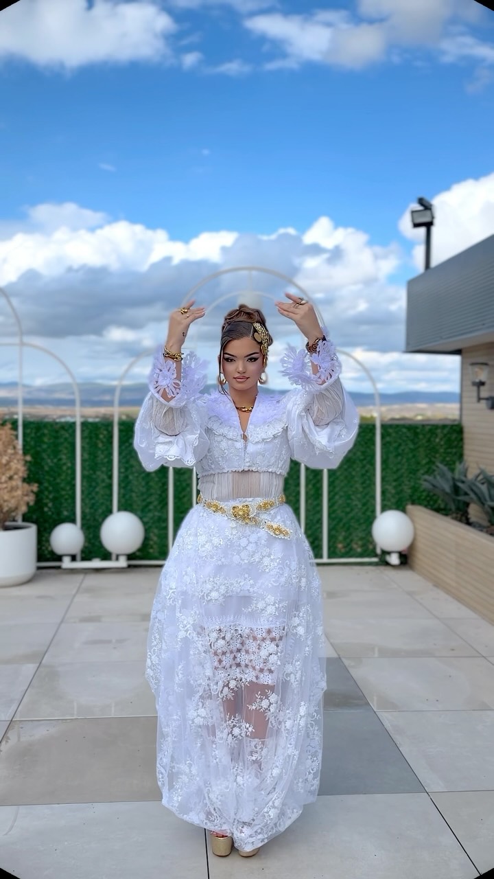Veshje tradicionale nusërie e bardhë me dantellë – BUTIKU SHEFIKJA