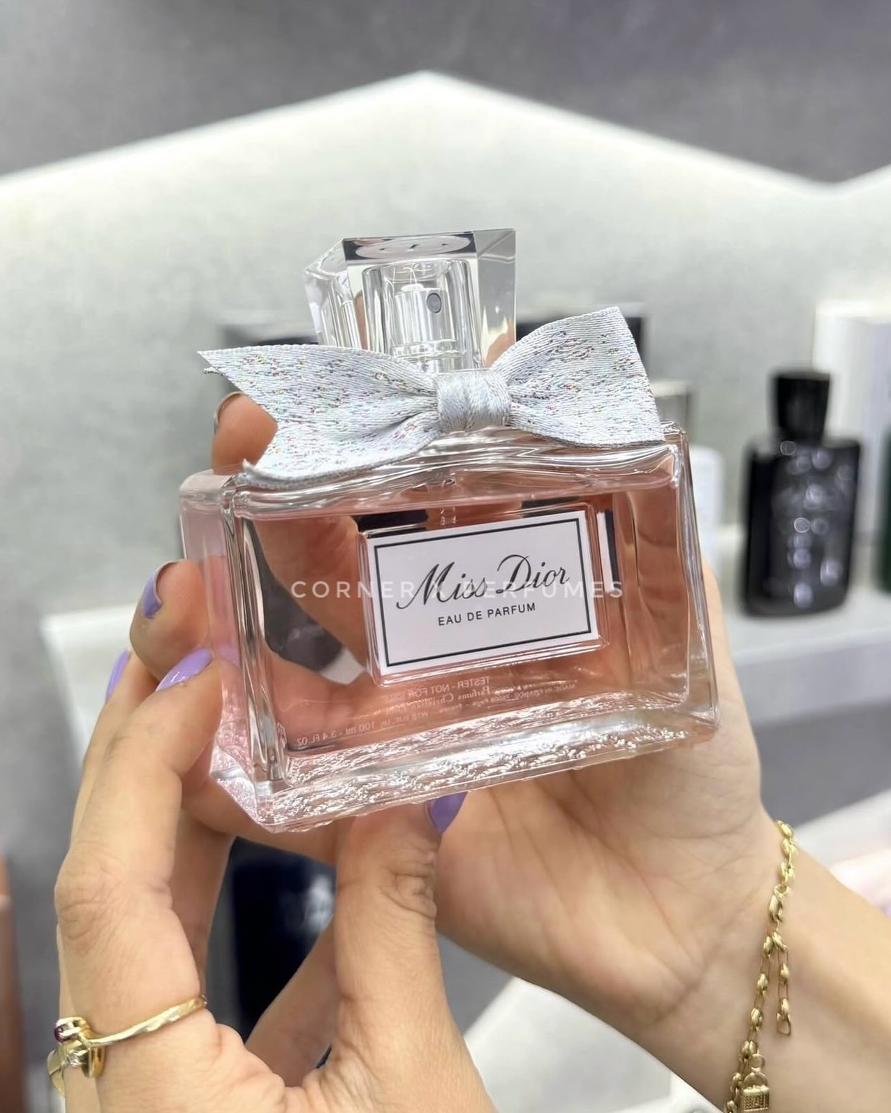 Parfum Miss Dior Essence – THE PERFUME SHOP / CORNER (2)