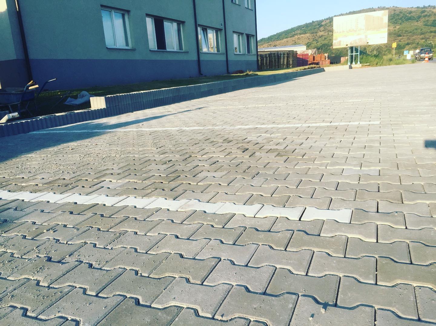 Kubëza betoni për parking – DekorBeton