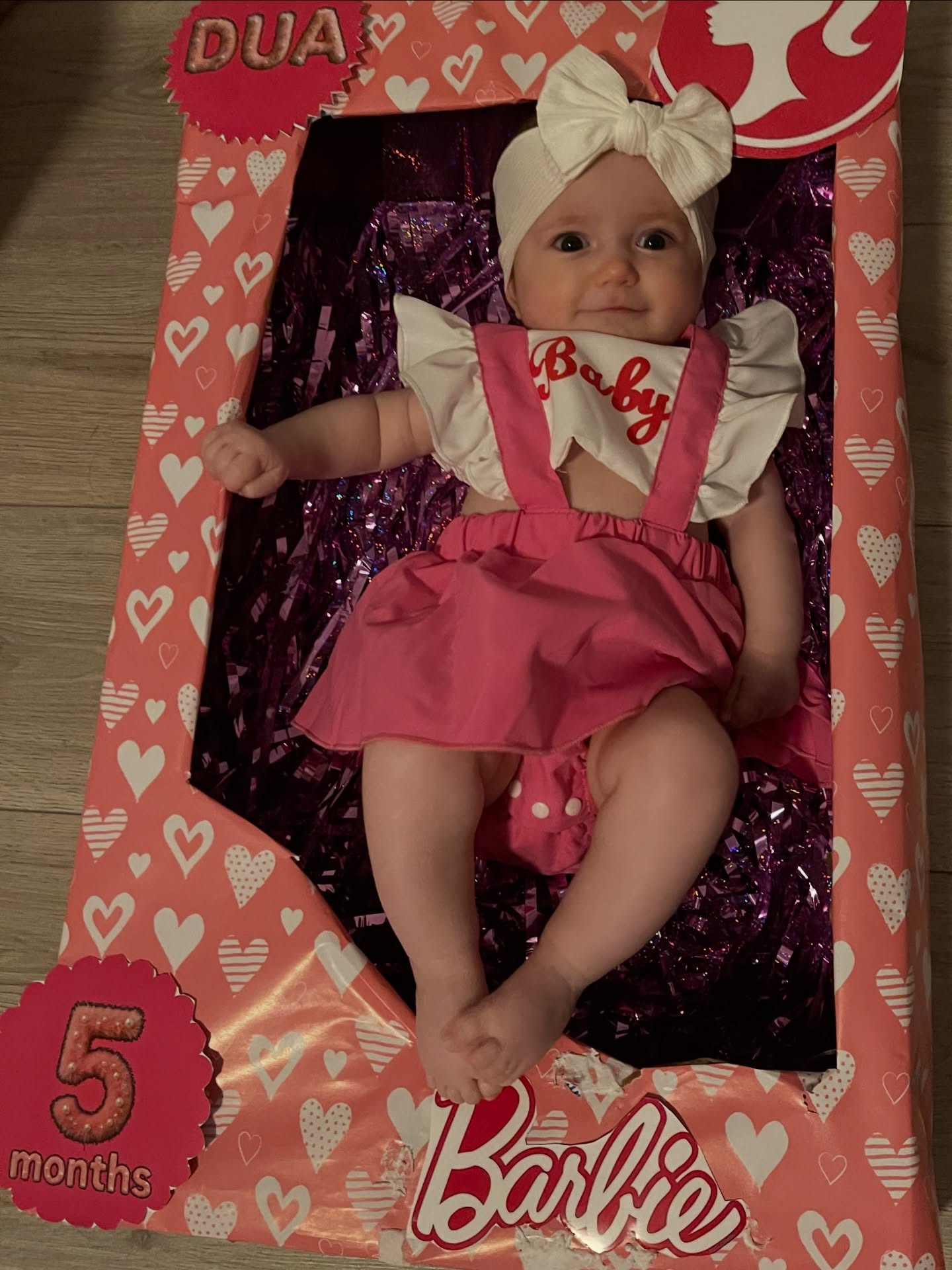 Kuti dekorative Barbie për foto bebeje – Dua