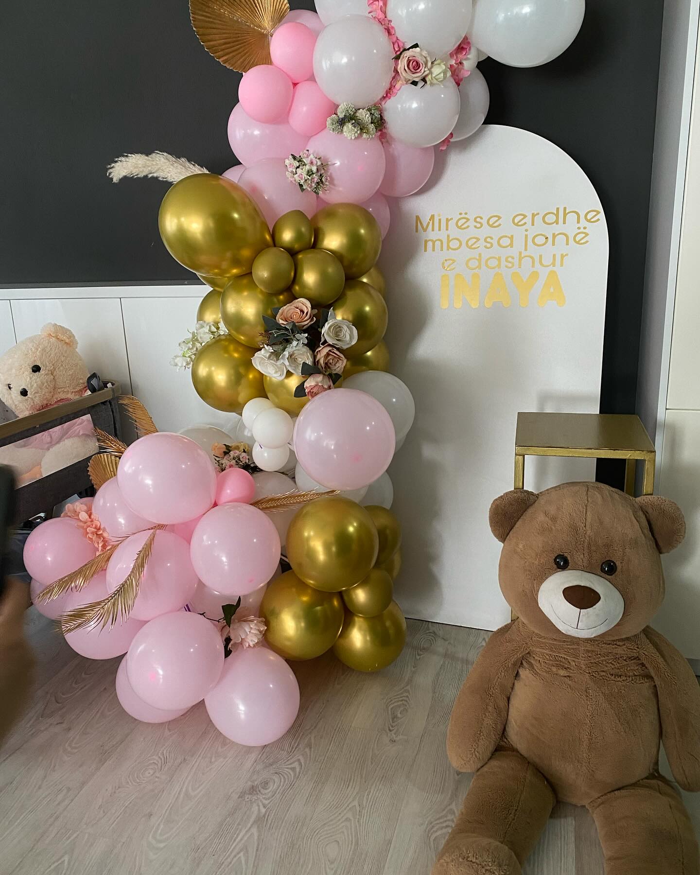 Dekor me balona për mirëseardhje të bebes – Dekore per ditlindje (3)