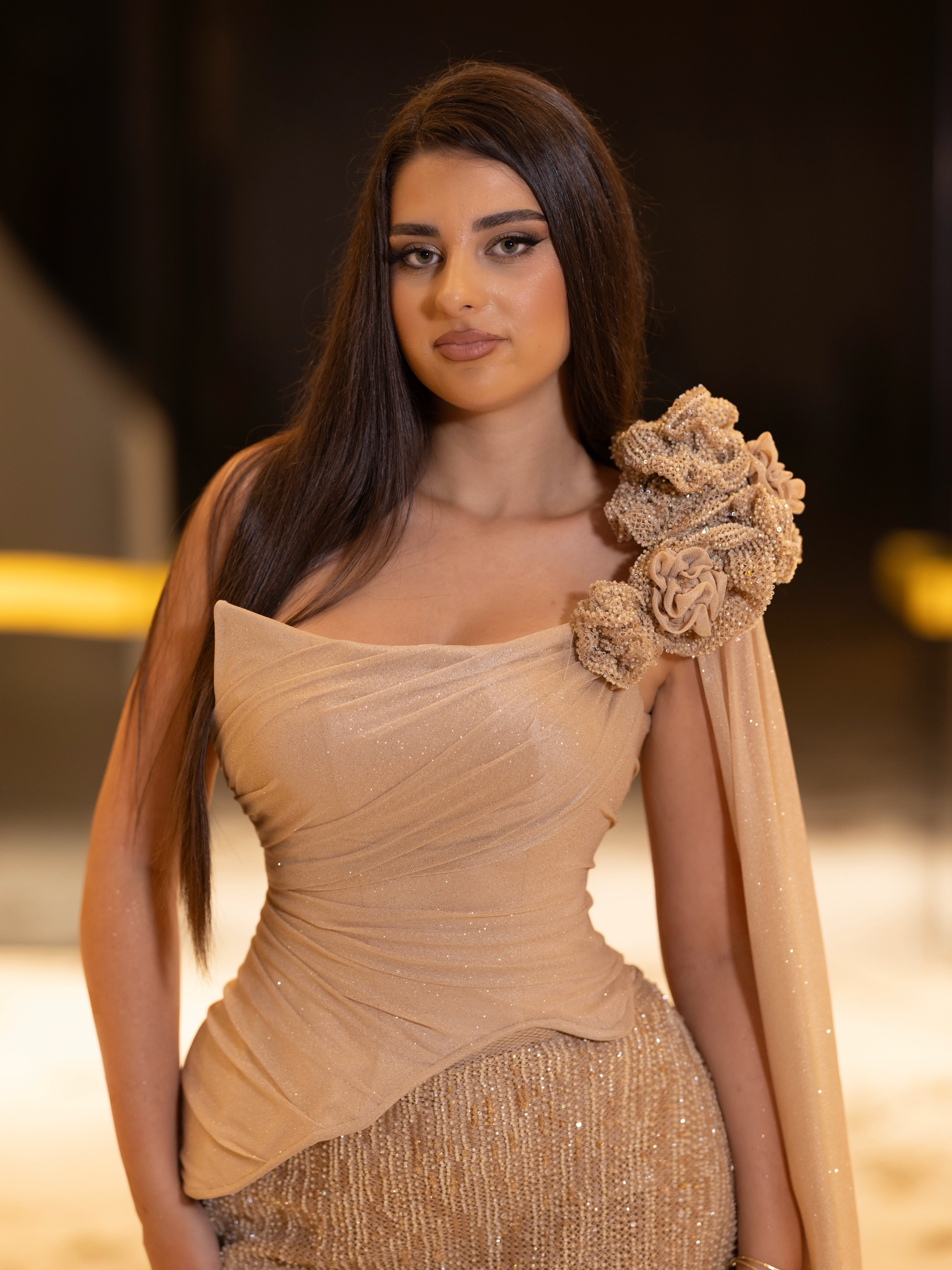 Fustan i gjatë bezhë me lule në sup – Ditafashion__official (2)