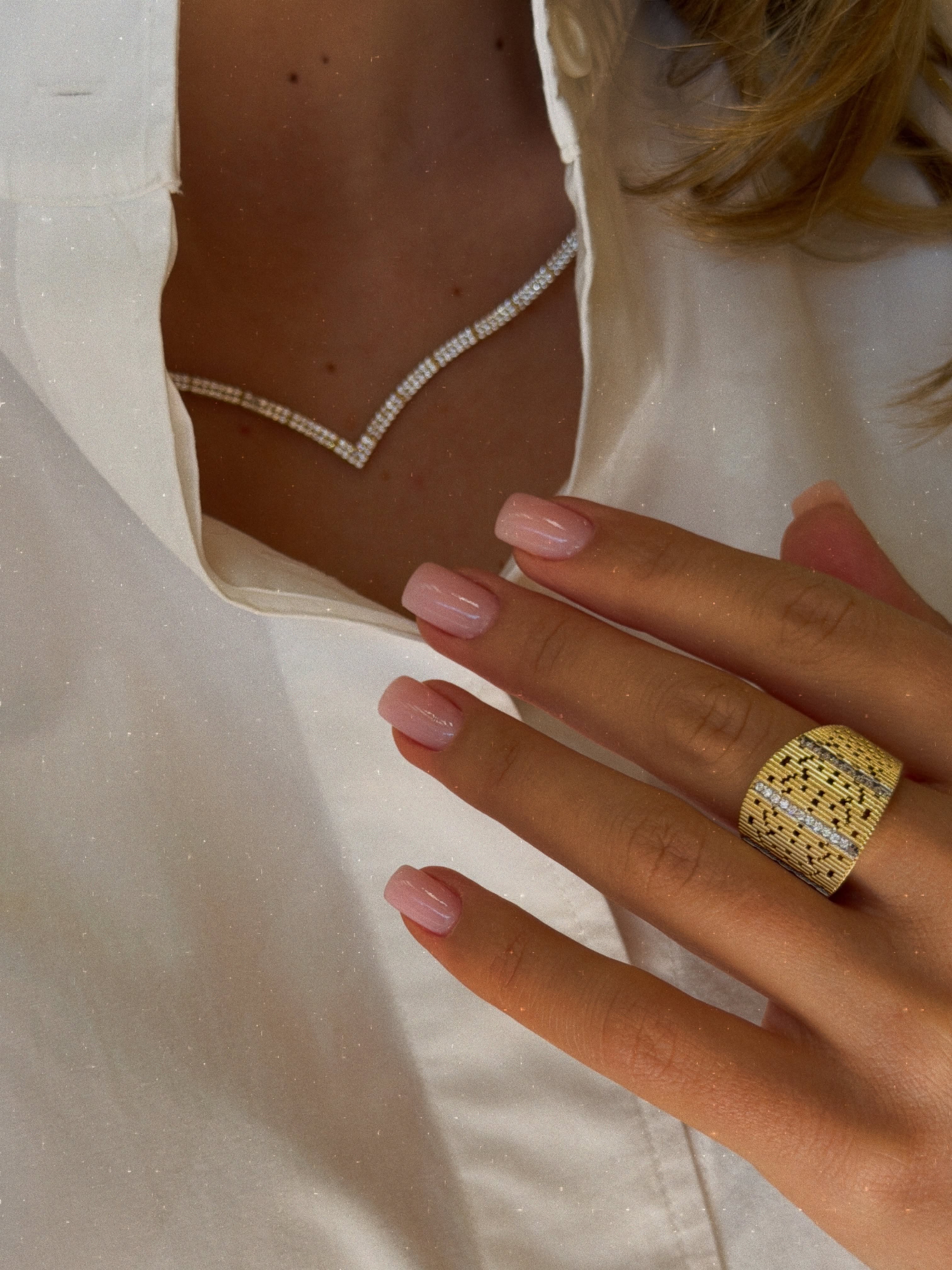 Unazë ari dhe gjerdan me gurë – Dobroshi Jewellery