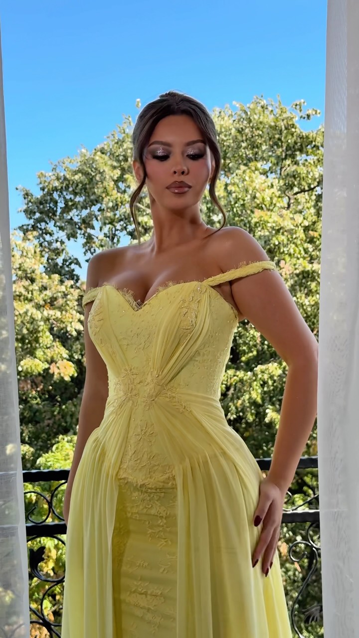 Fustan i verdhë i zbehtë pa supe – dollz dresses