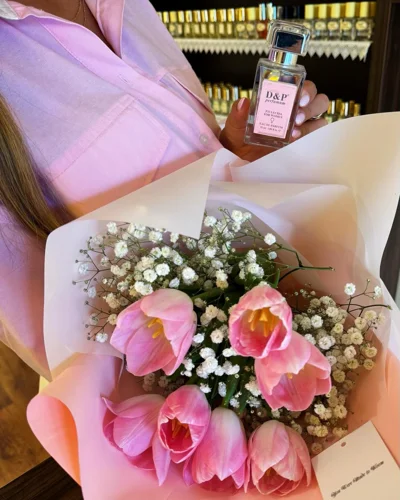 Parfum femrash me buqetë tulipanësh