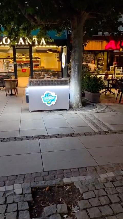 Kioskë ëmbëlsirash me azot në Prishtinë – Dragon Breath Kosova