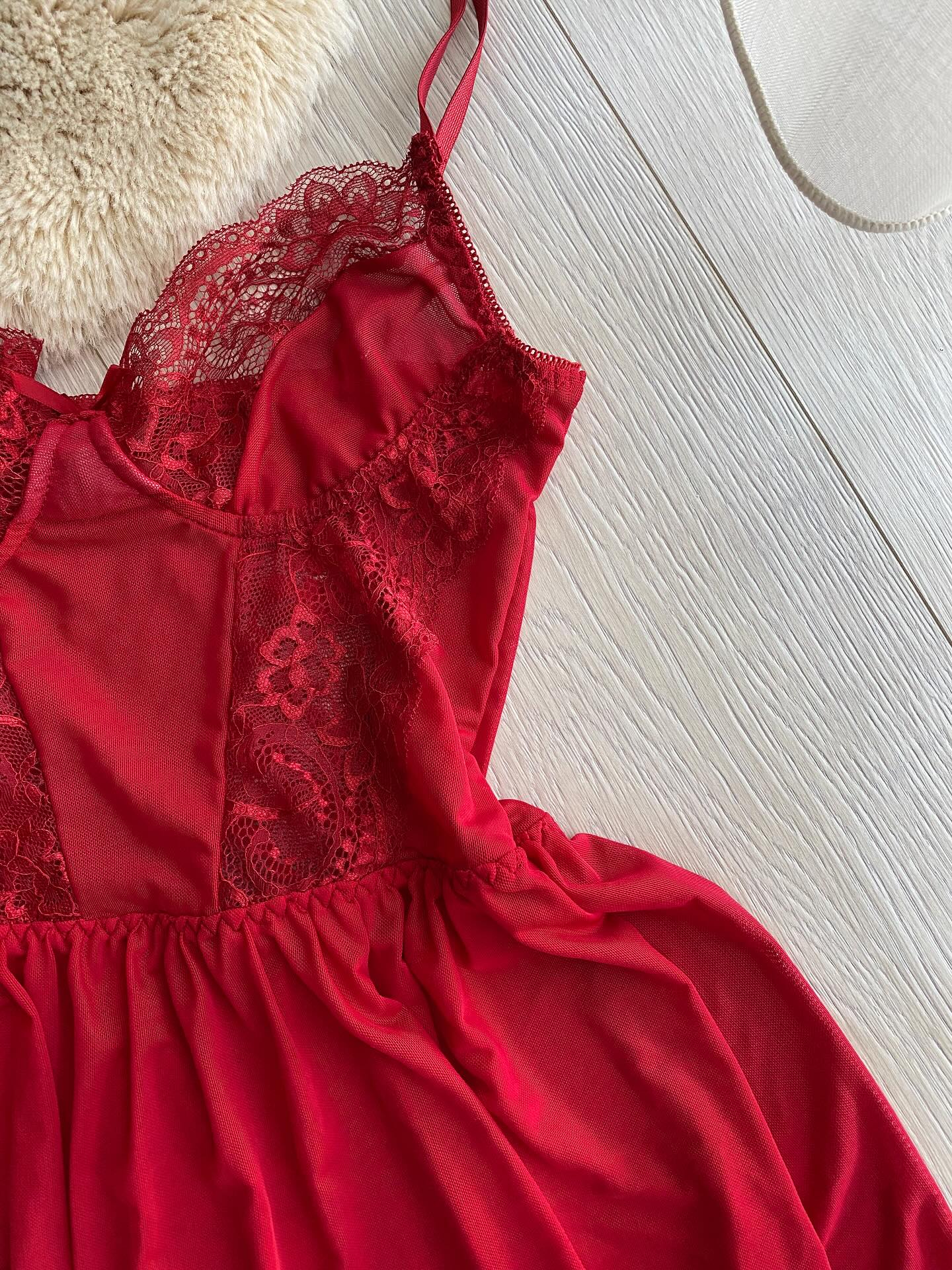 Këmishë nate e kuqe me dantella – Dream Lingerie