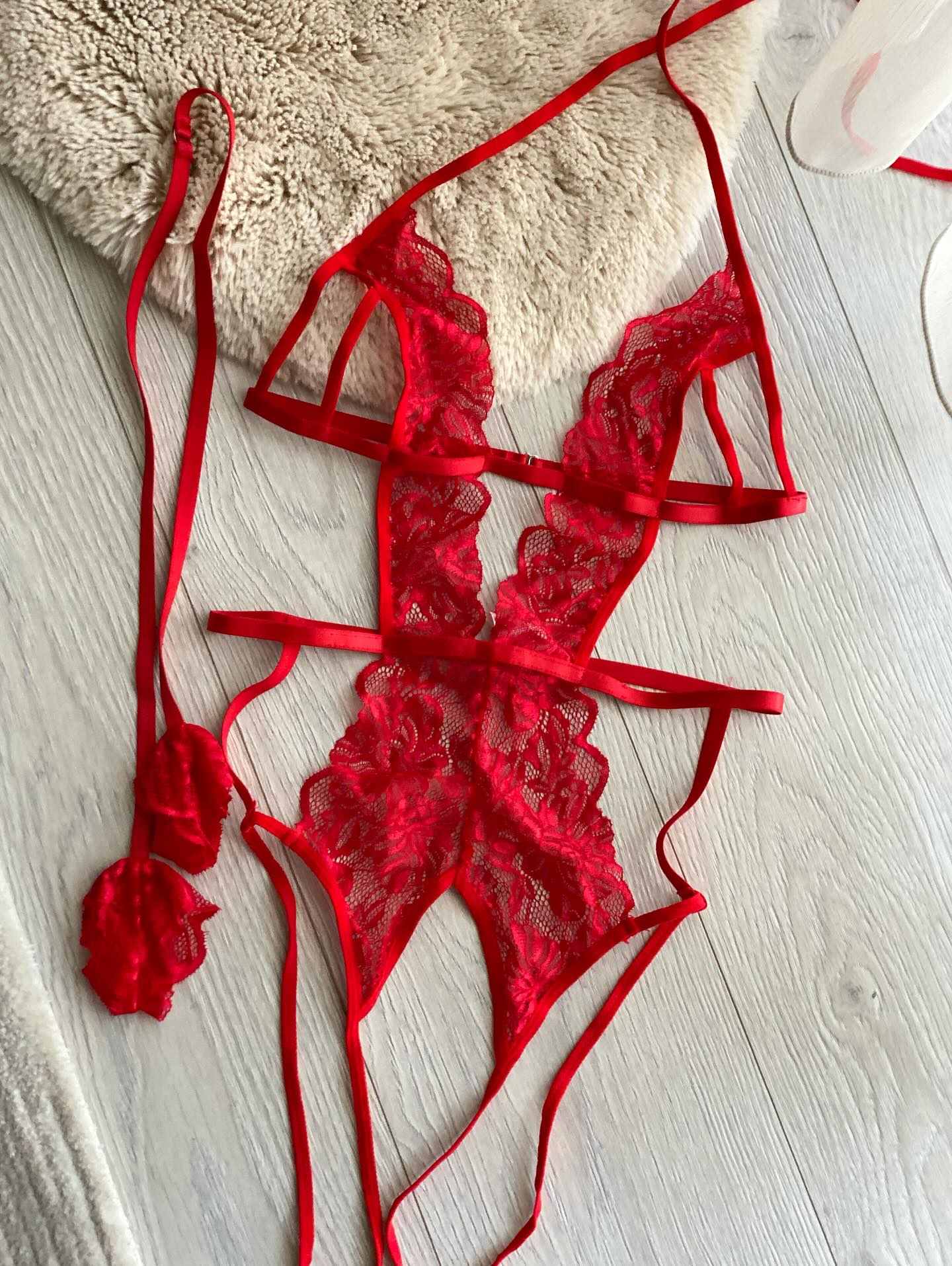 Set i kuq të brendshme me dantella – Dream Lingerie (3)