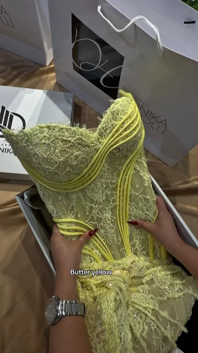 Fustan i verdhë limoni me korse dhe pupla