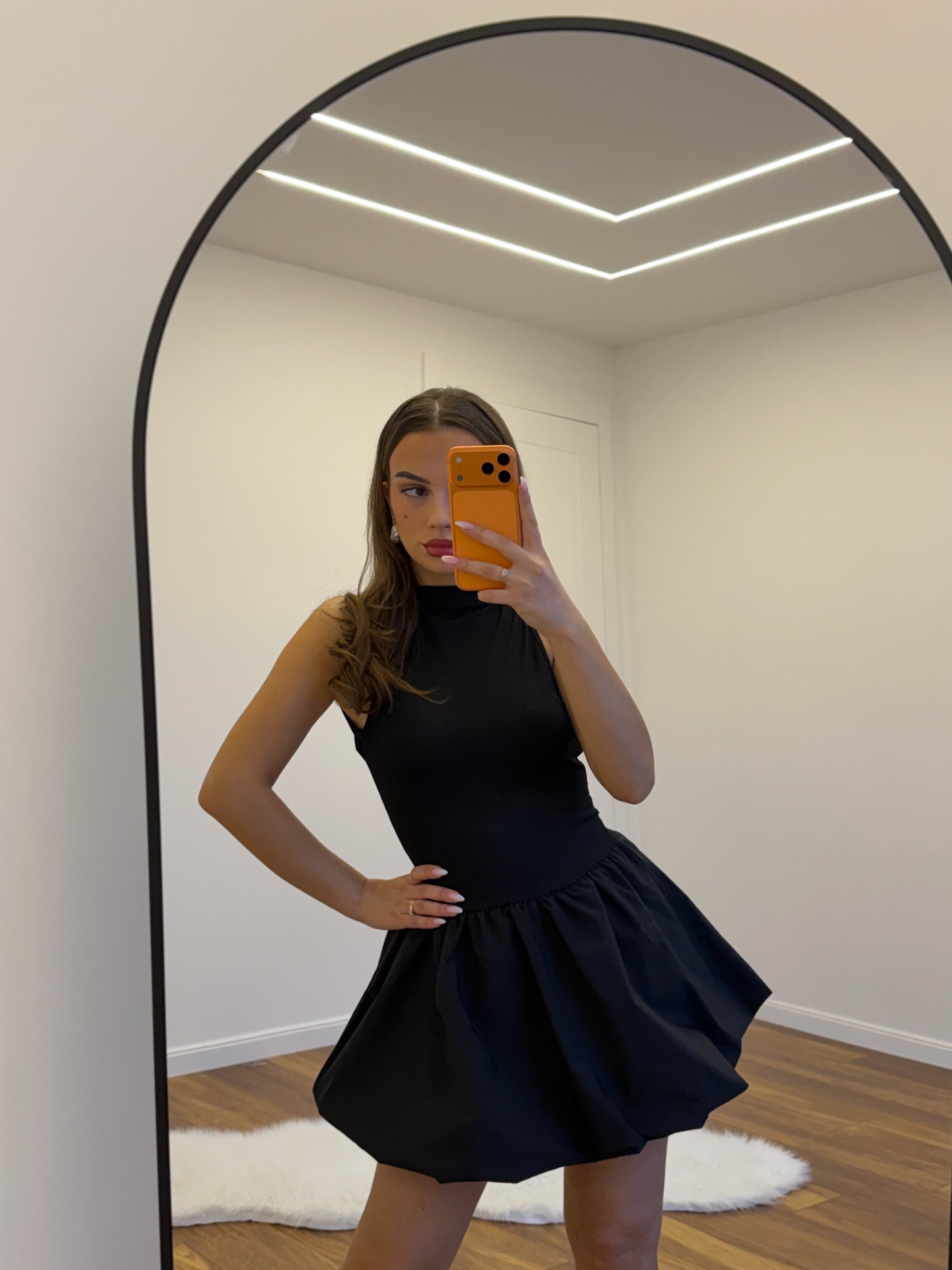 Fustan i shkurtër i zi pa mëngë, XS-S – NILA DRESSES