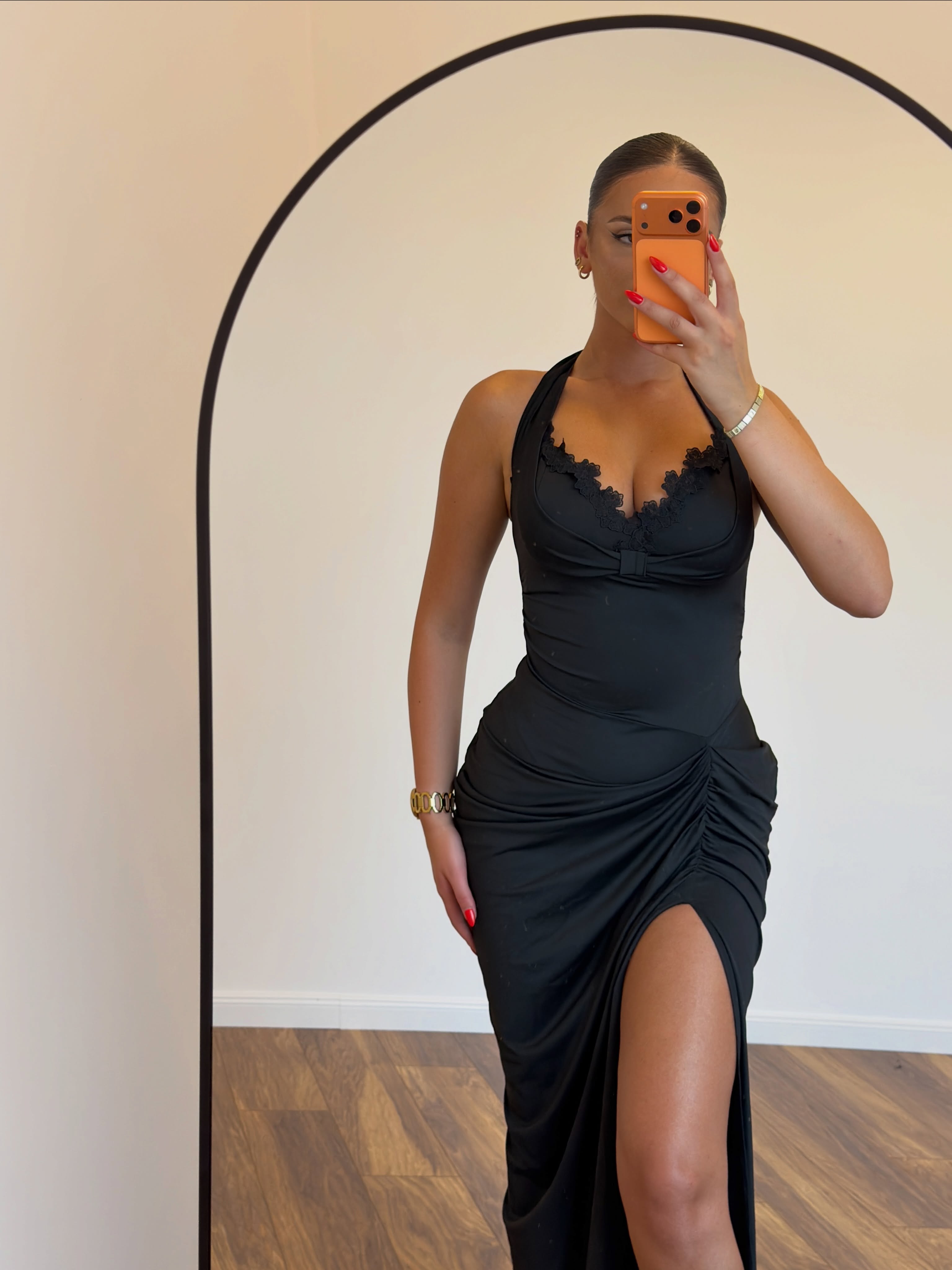 Fustan i zi me dantellë në dekolte, XS-L – NILA DRESSES (4)