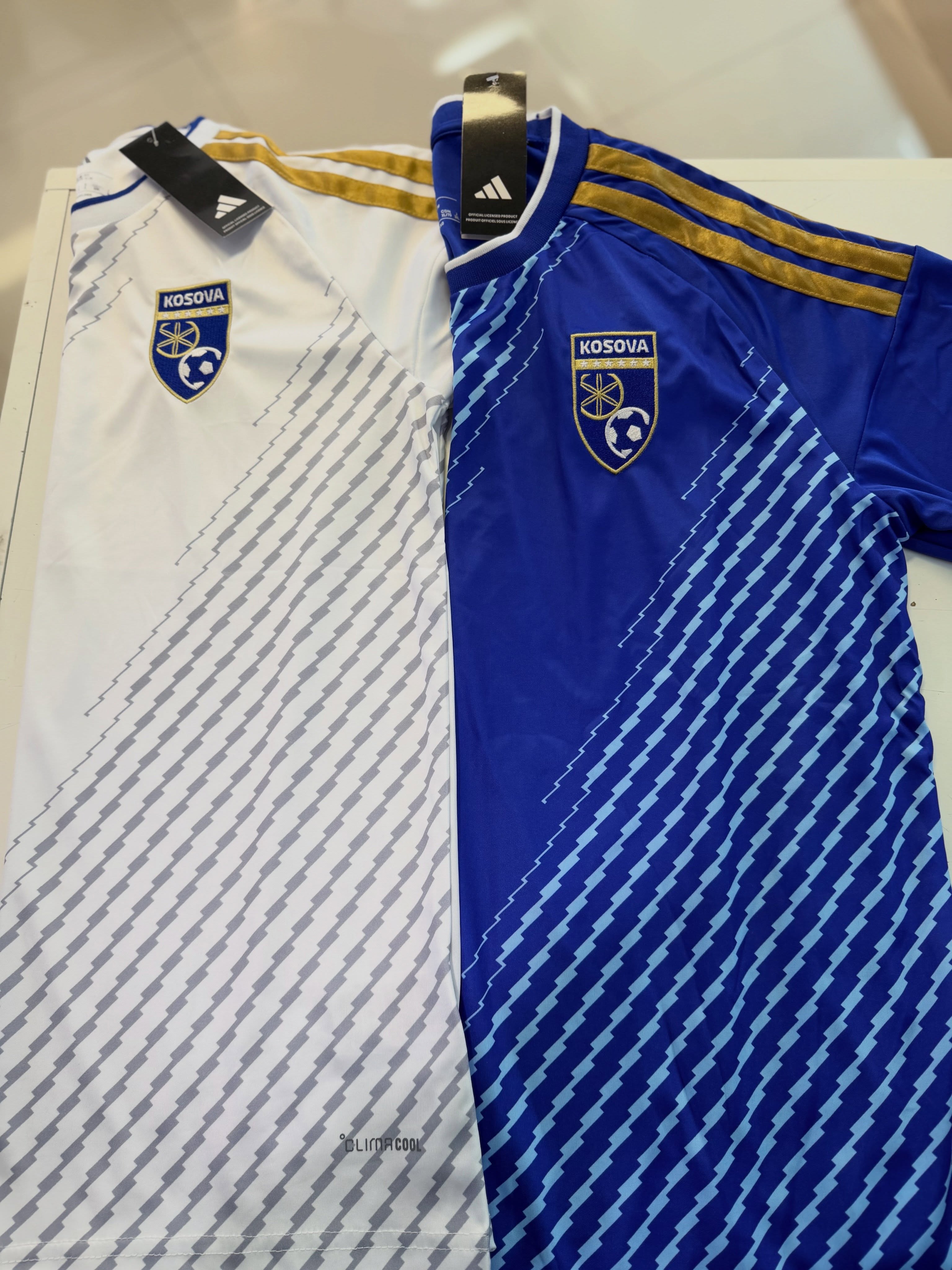 Fanella Adidas të Kosovës të bardhë dhe blu – DYQANI SPORTIV - GIVOVA KOSOVA (3)