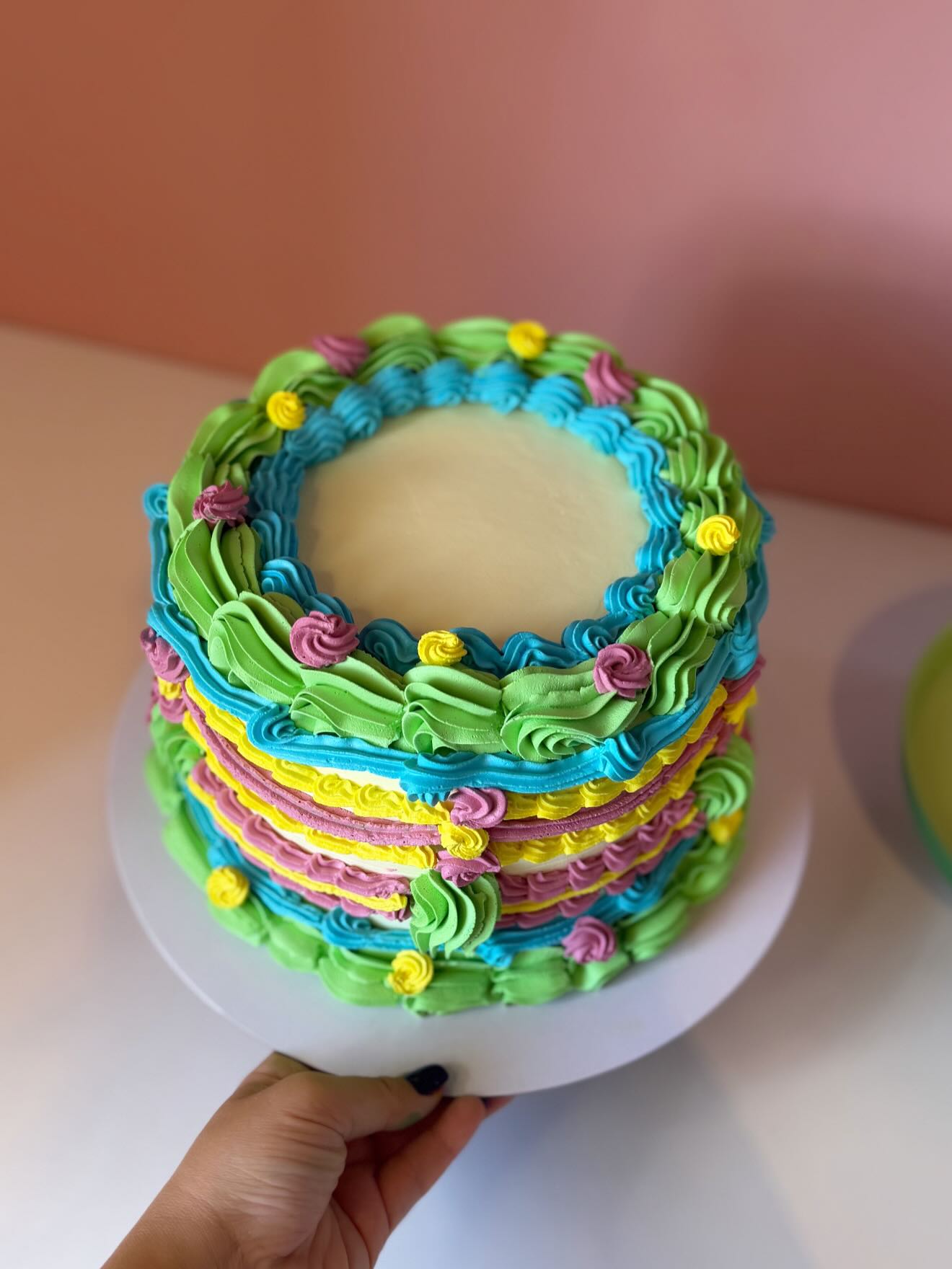 Tortë shumëngjyrëshe me krem – Edona’s Cake House (3)
