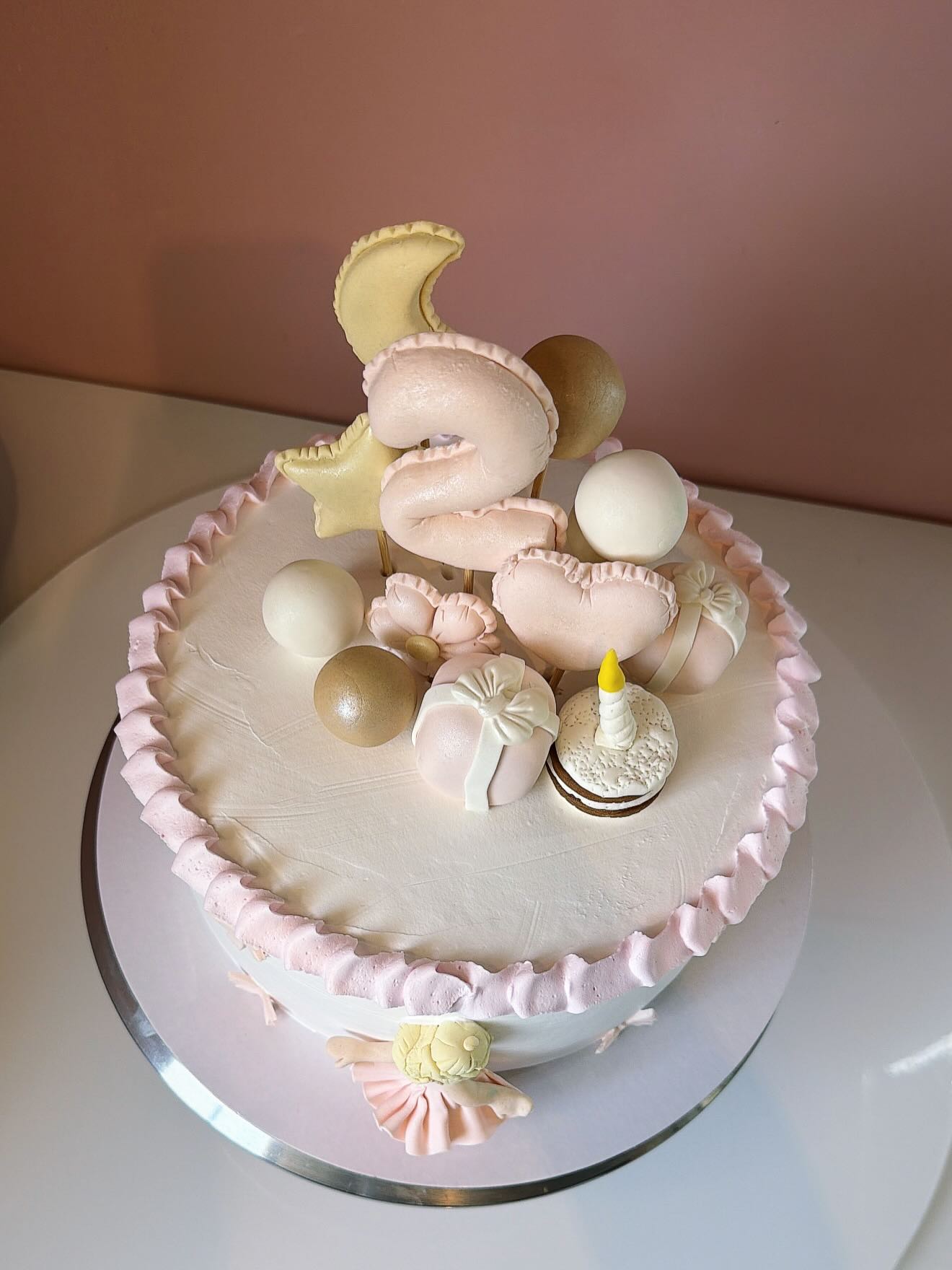 Tortë ditëlindjeje për vajza me balerinë – Edona’s Cake House (4)