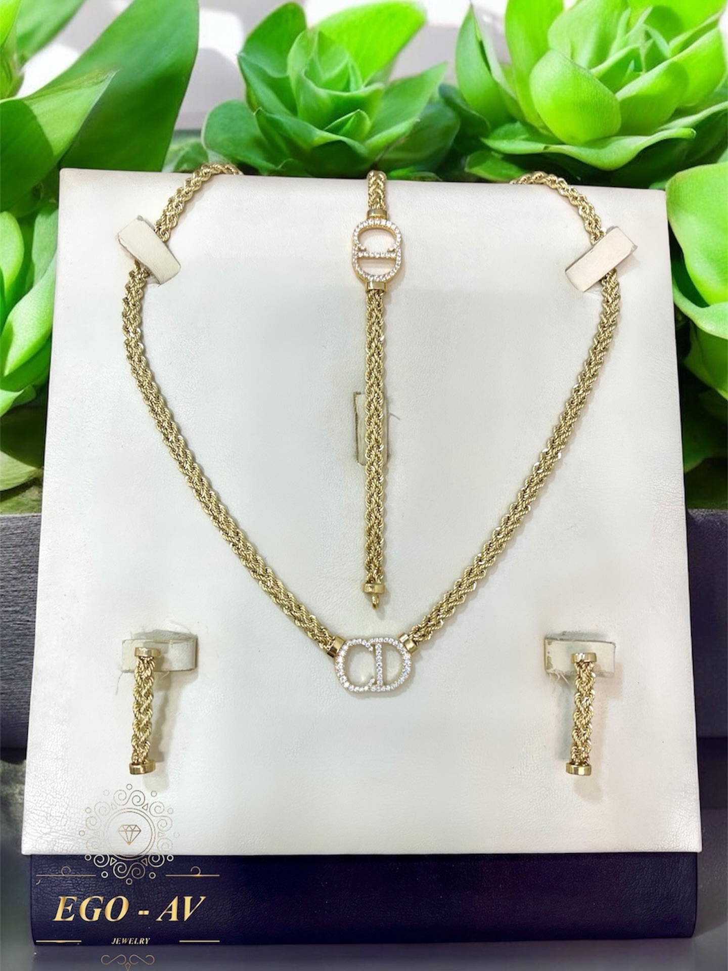 Set ari model Dior me gjerdan dhe vathë – Argjendaria EGO AV