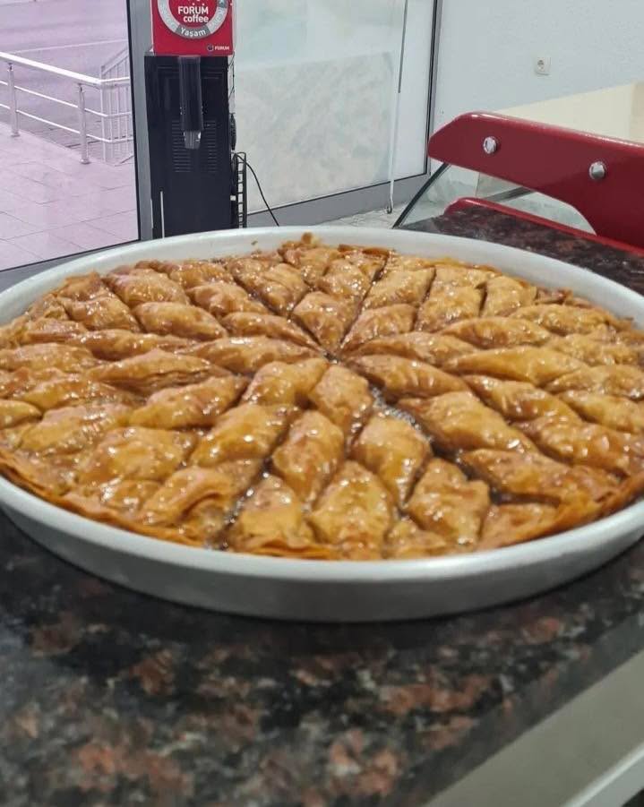 Bakllava e shtëpisë me arra – Amla Sweets ❤ (3)