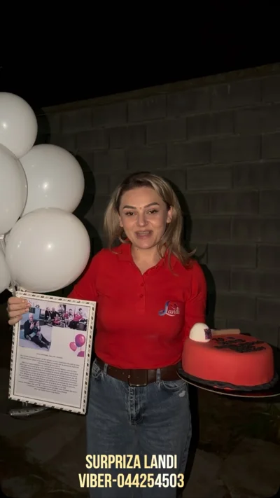 Tortë surprizë me balona dhe foto