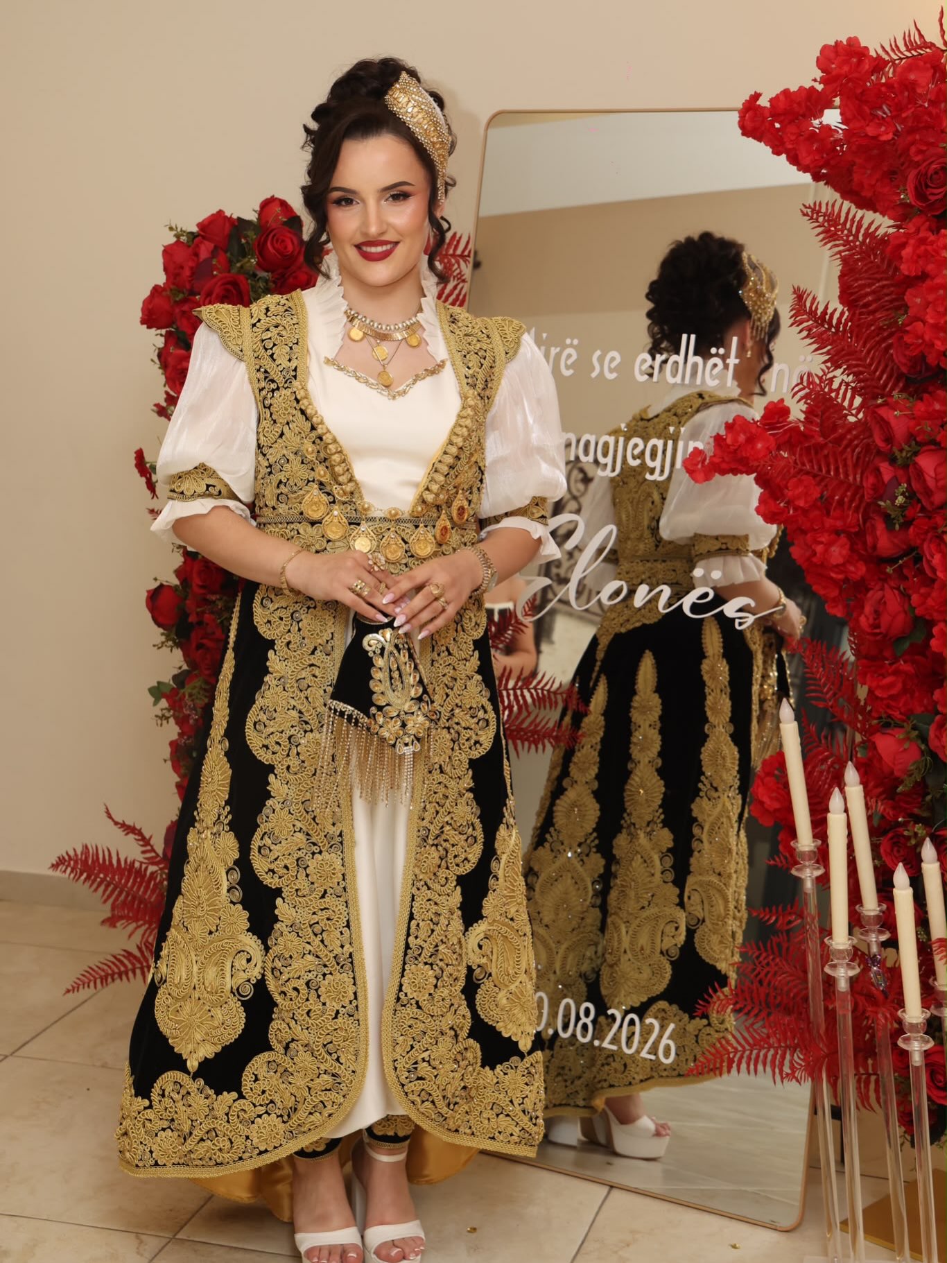 Veshje tradicionale nusërie e zezë dhe ari – Sallon Nuserie "EMEL"