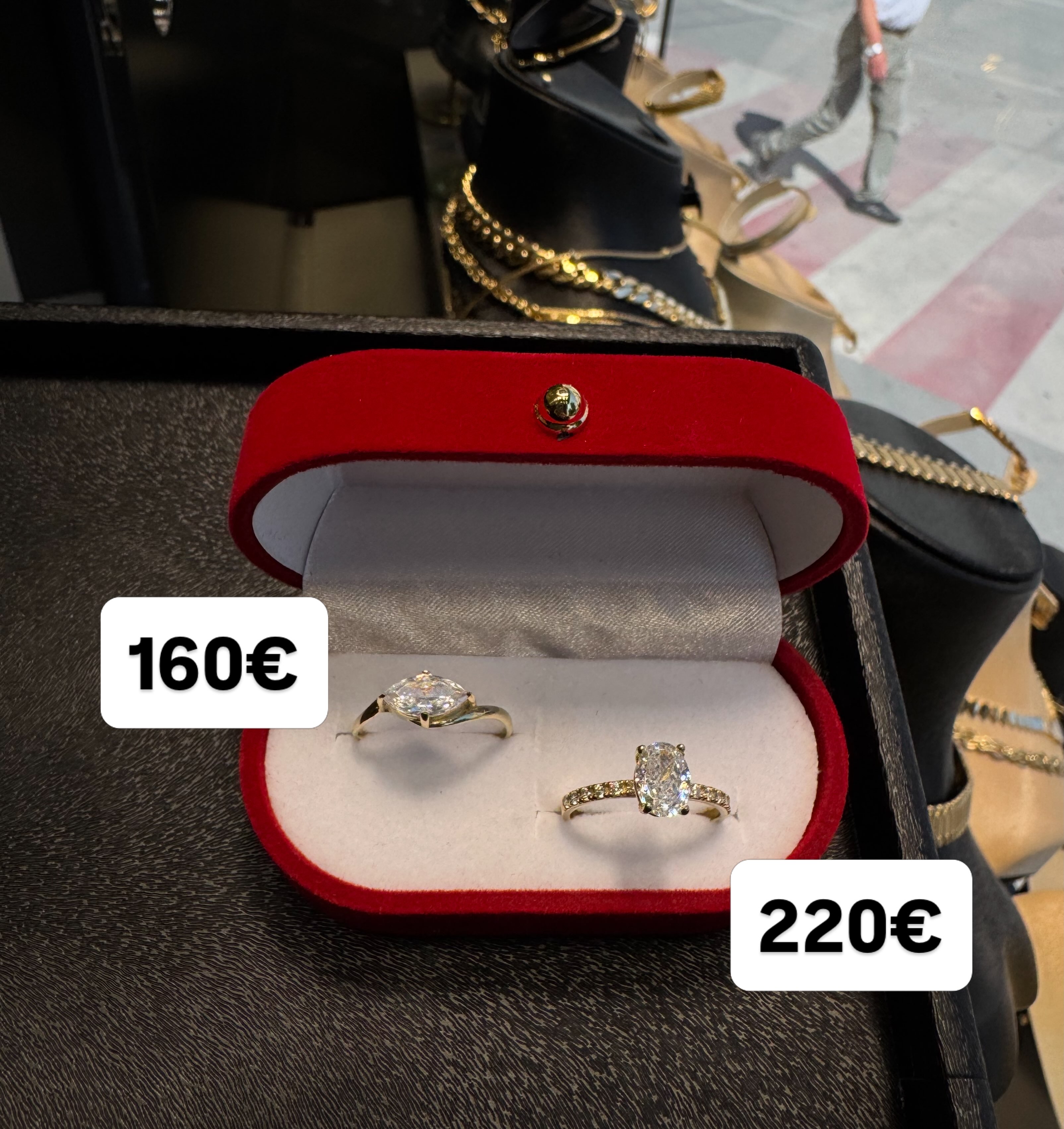 Unaza fejese ari 14 karat me gur të bardhë – Argjentaria Emerald✨
