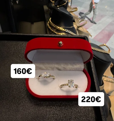 Unaza fejese ari 14 karat me gur të bardhë
