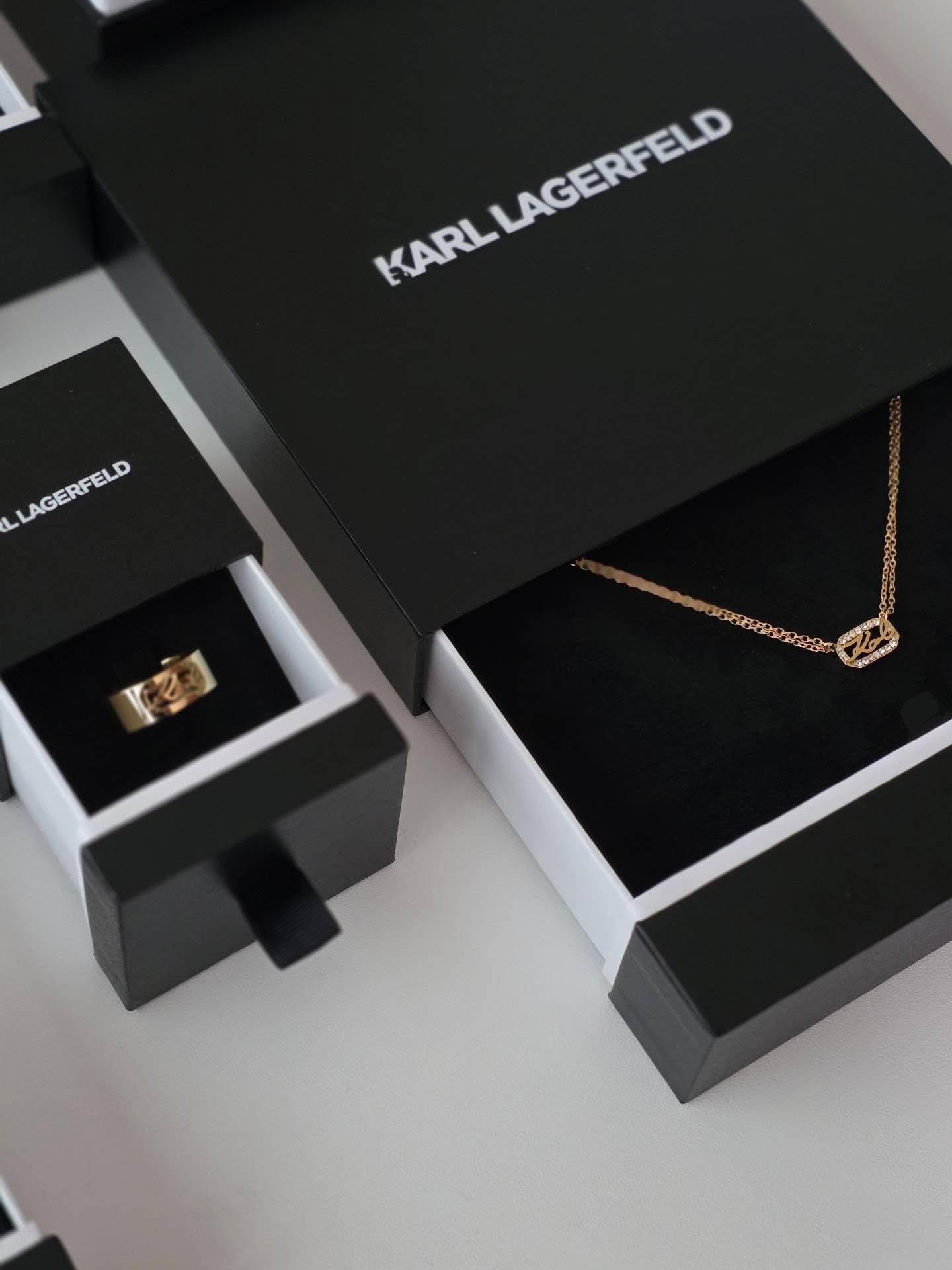 Vathë Karl Lagerfeld ngjyrë ari – emokosova.com (2)